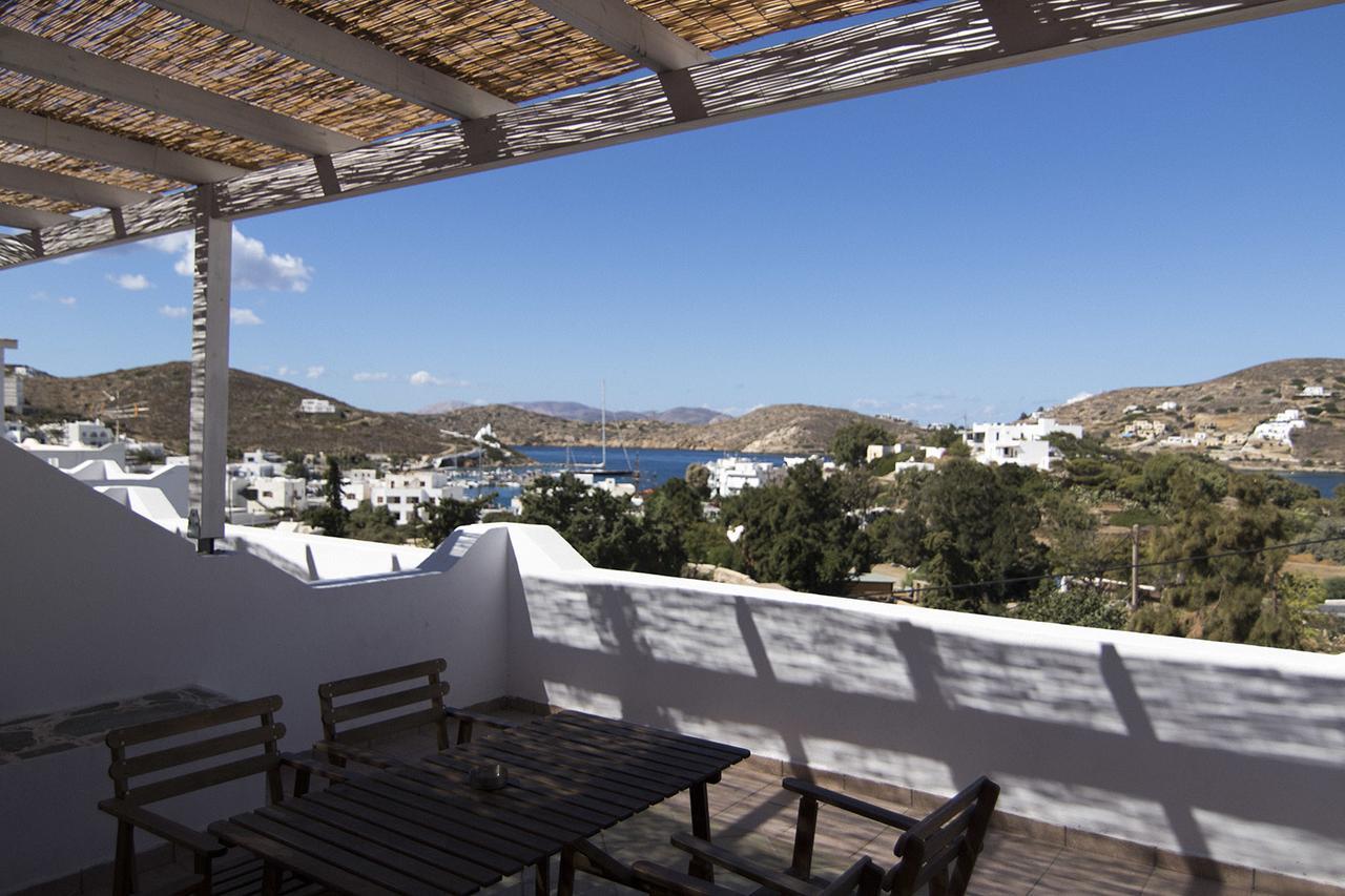 Armadoros Hotel / Ios Backpackers Kültér fotó