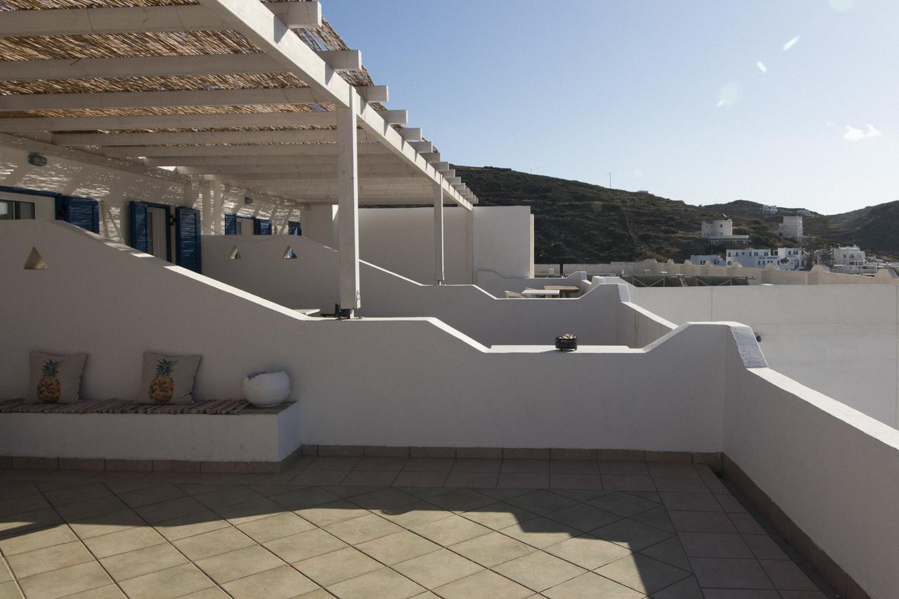 Armadoros Hotel / Ios Backpackers Kültér fotó