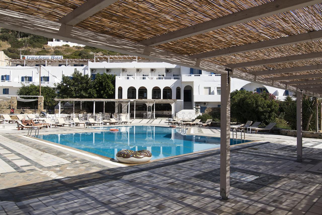 Armadoros Hotel / Ios Backpackers Kültér fotó