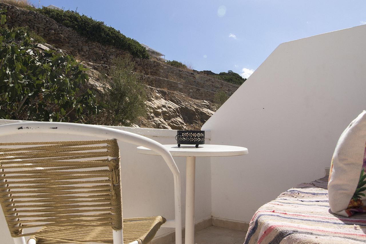 Armadoros Hotel / Ios Backpackers Kültér fotó