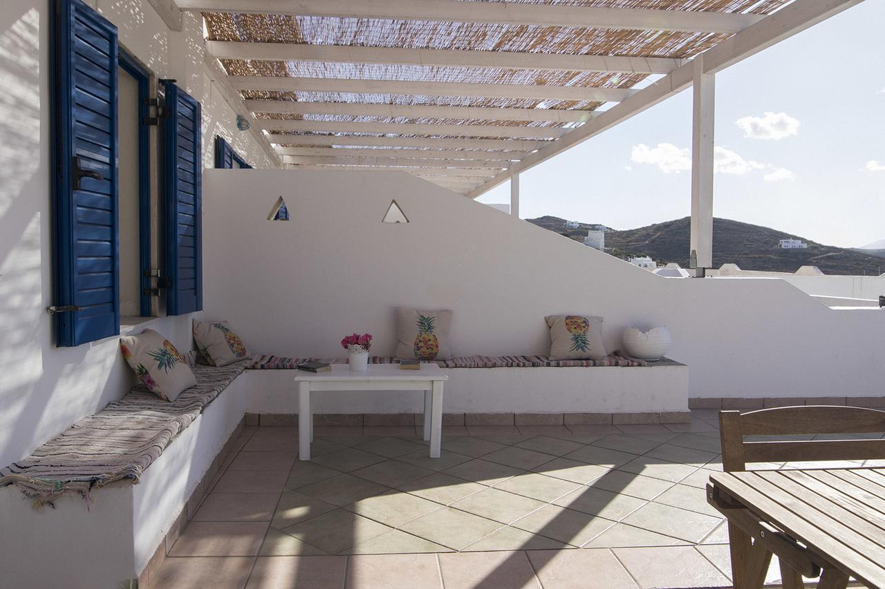 Armadoros Hotel / Ios Backpackers Kültér fotó