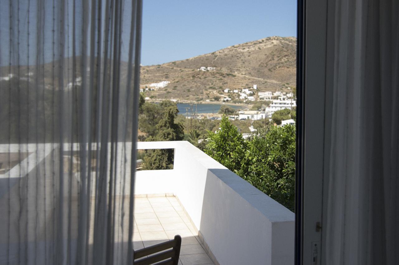 Armadoros Hotel / Ios Backpackers Kültér fotó