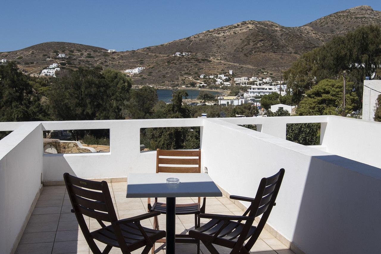 Armadoros Hotel / Ios Backpackers Kültér fotó