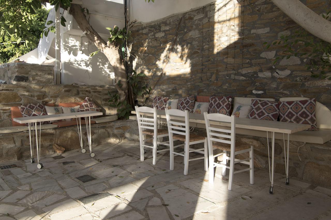 Armadoros Hotel / Ios Backpackers Kültér fotó
